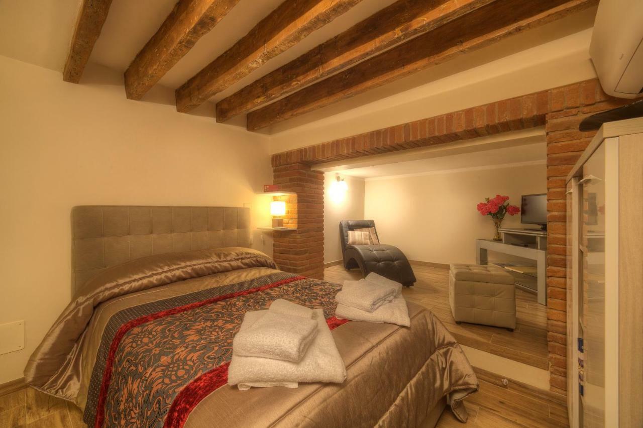 Duomo Luxury Apartment "Palazzo Del Re" Firenze Eksteriør billede