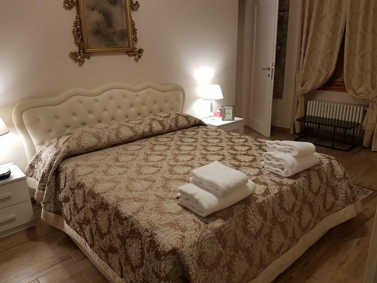 Duomo Luxury Apartment "Palazzo Del Re" Firenze Eksteriør billede